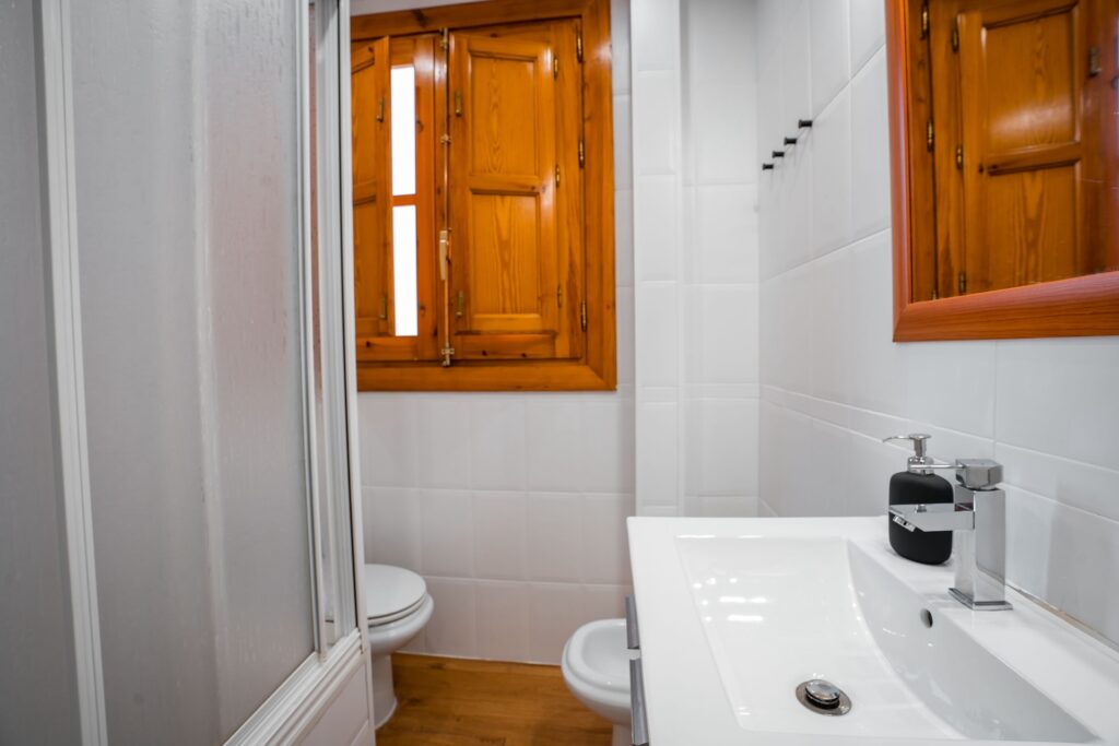 Baño del Apartamento Turístico Quality Homes Ayuntamiento en Granada