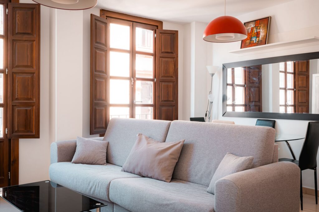 Salón del Apartamento Turístico Quality Homes Elvira en Granada