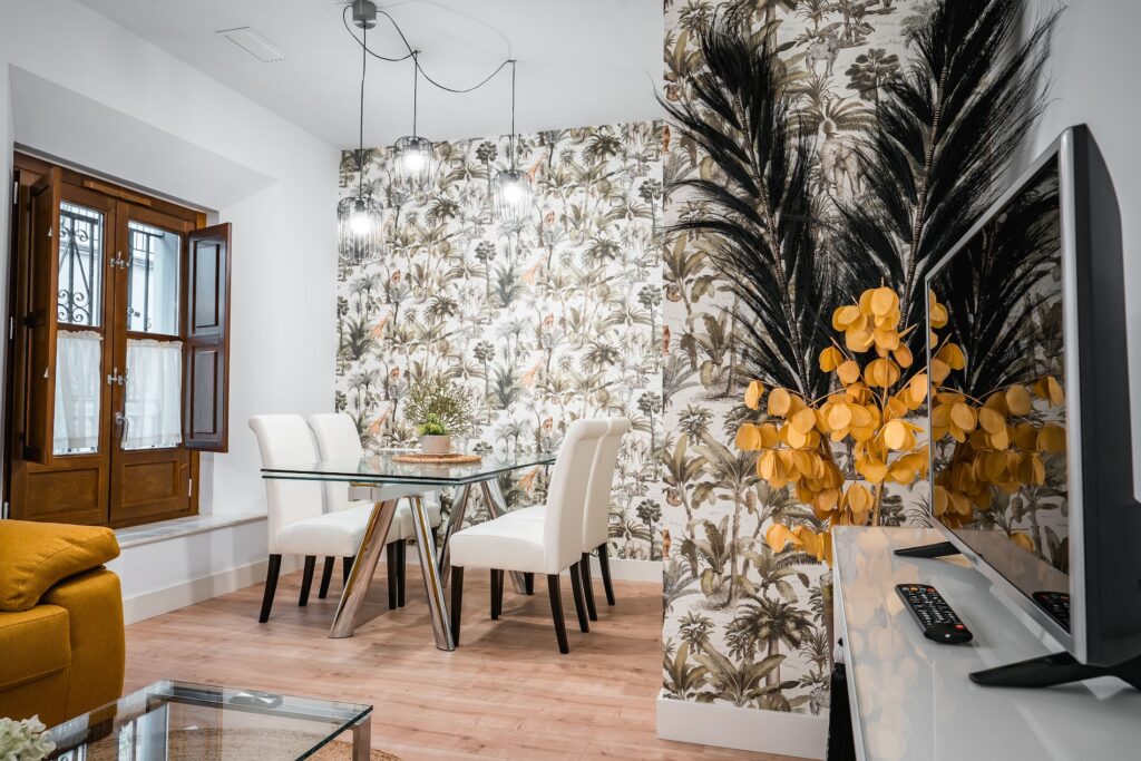 Salón comedor del Apartamento Turístico Quality Homes Plaza de la Trinidad en Granada