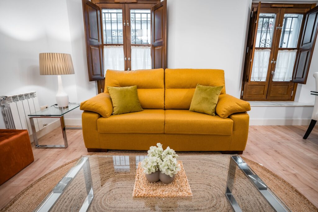 Salón comedor del Apartamento Turístico Quality Homes Plaza de la Trinidad en Granada