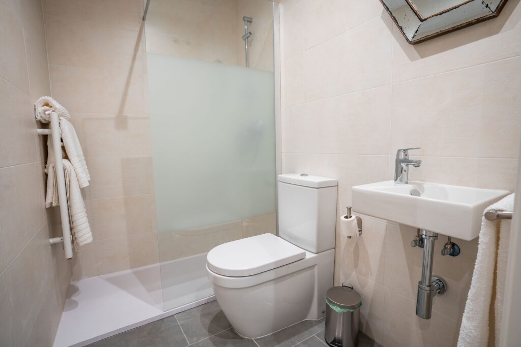 Baño del Apartamento Turístico Quality Homes Plaza de la Trinidad en Granada