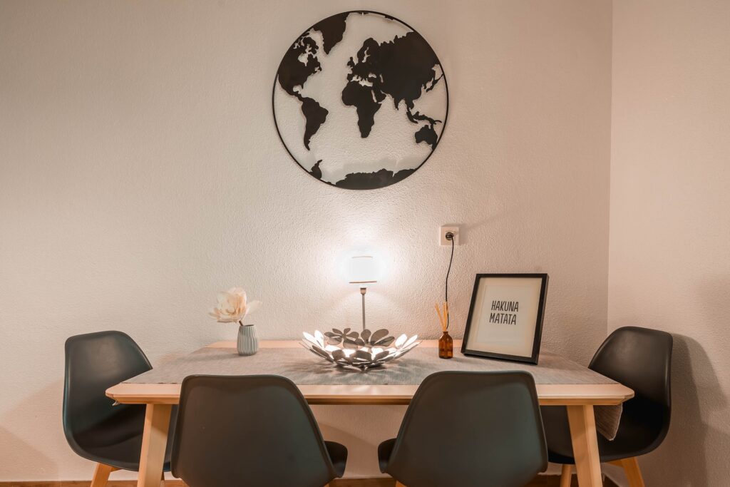 Mesa del Apartamento Turístico Quality Homes Granada Centro en Granada