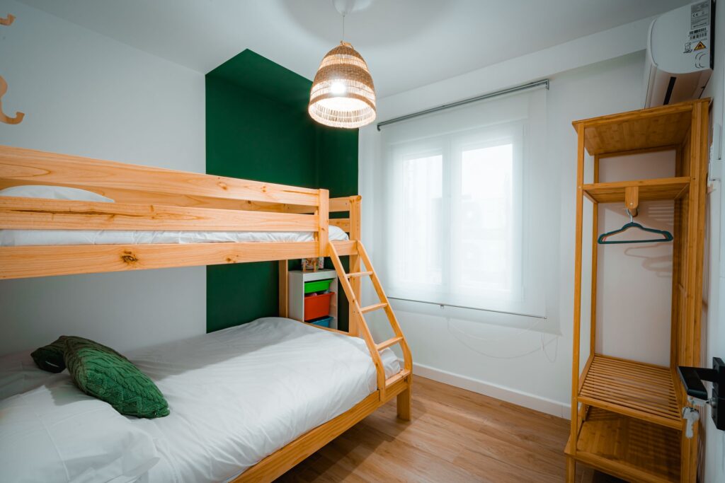 Litera del Apartamento Turístico Quality Homes La Casa de los Colores en Granada