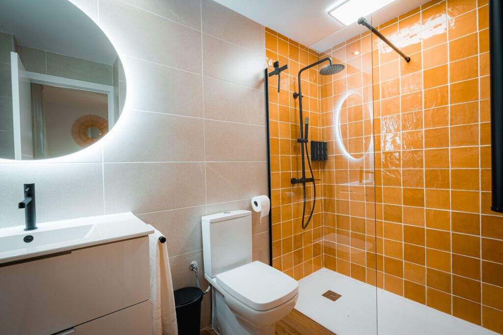 Baño del Apartamento Turístico Quality Homes La Casa de los Colores en Granada