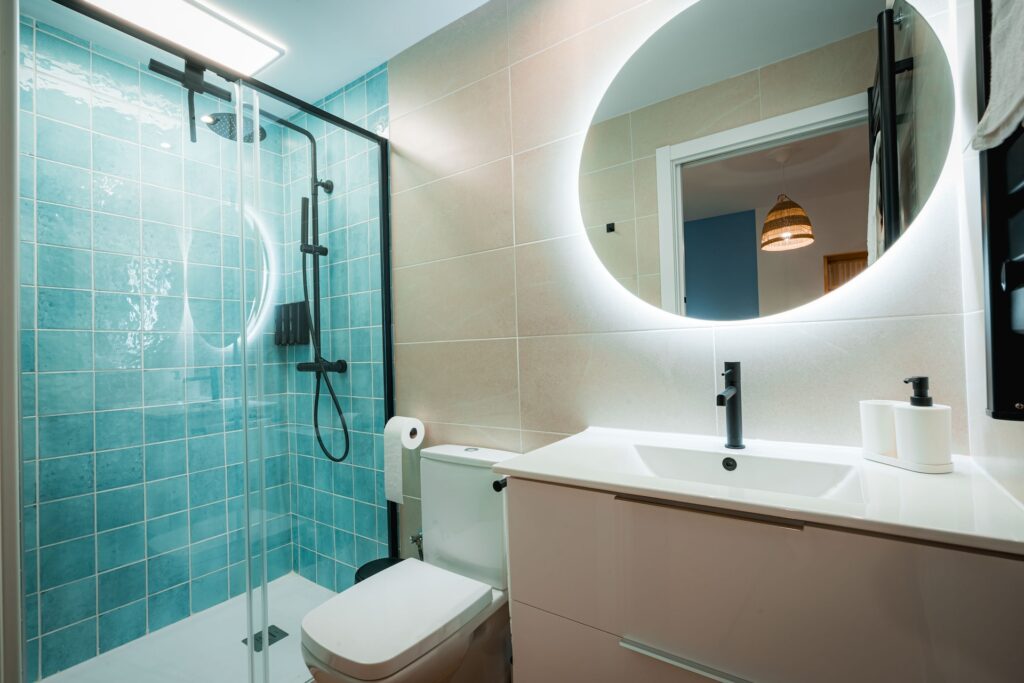 Baño del Apartamento Turístico Quality Homes La Casa de los Colores en Granada