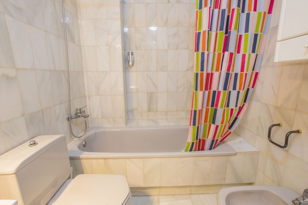 Baño del Apartamento Turístico Quality Homes Puerta Real en Granada