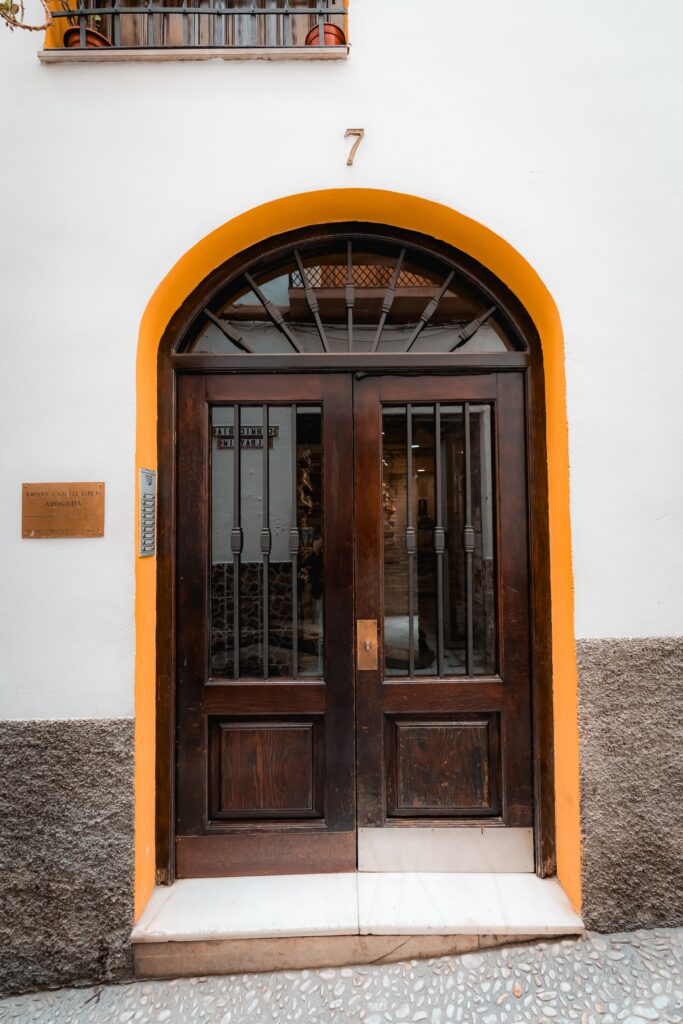 Entrada del Apartamento Turístico Quality Homes Caldelería Vieja en GranadaEntrada del Apartamento Turístico Quality Homes Caldelería Vieja en Granada