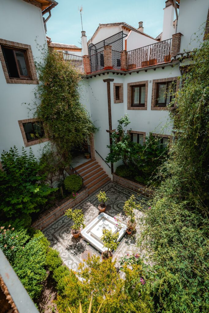 Patio del Apartamento Turístico Quality Homes Caldelería Vieja en Granada