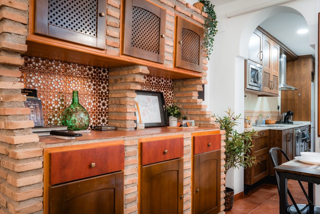 Comedor y cocina del Apartamento Turístico Quality Homes Santa Ana en Granada