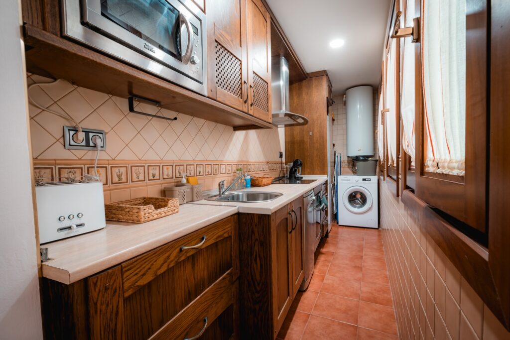 Cocina del Apartamento Turístico Quality Homes Santa Ana en Granada