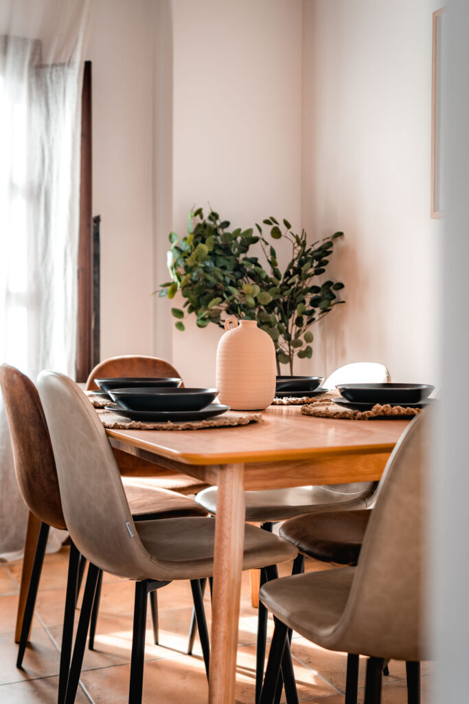 Mesa de Comedor de Apartamento Turístico Quality Homes Mirador de San Cristobal en Granada